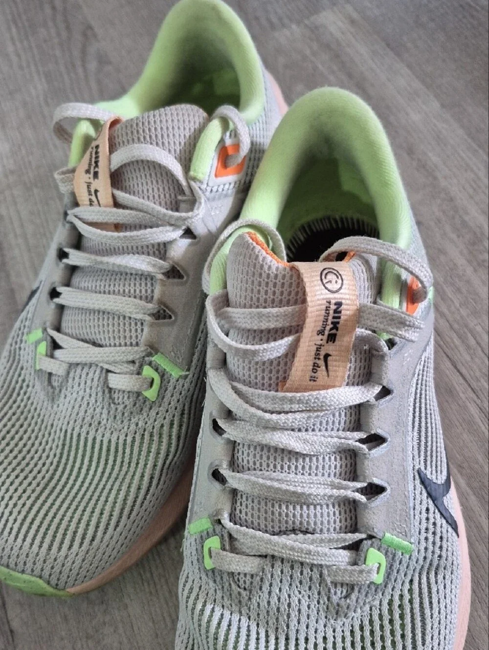 Nike Men’s Air ZOOM Running Sneakers in Light Gray, Lime and Orange